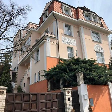 Rooms In Prague-Big+Comfy Ngoại thất bức ảnh