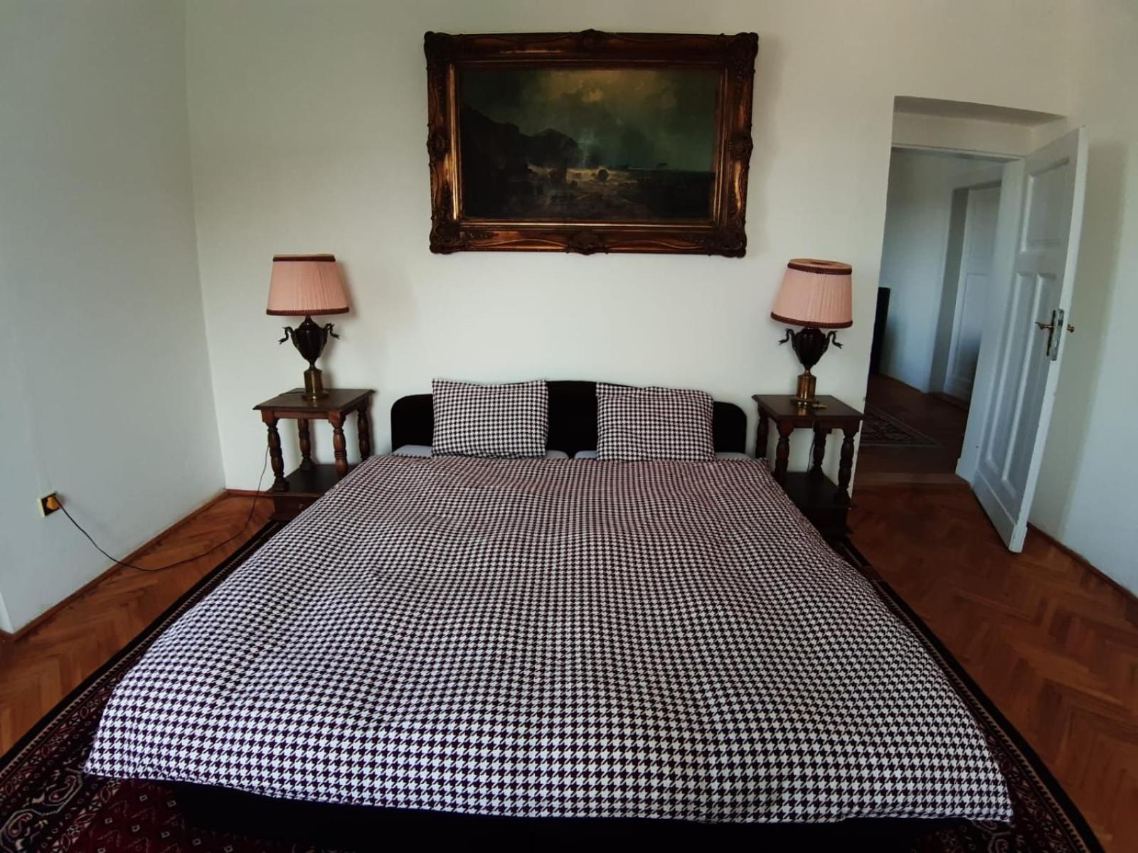 Rooms In Prague-Big+Comfy Ngoại thất bức ảnh