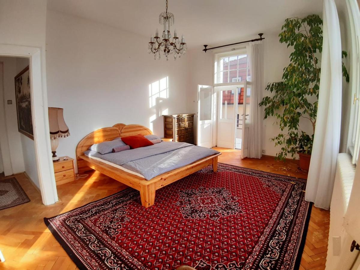 Rooms In Prague-Big+Comfy Ngoại thất bức ảnh