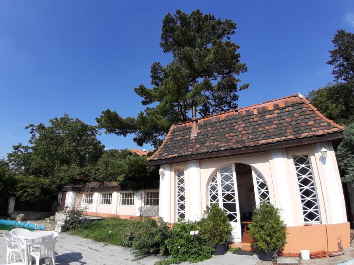 Rooms In Prague-Big+Comfy Ngoại thất bức ảnh